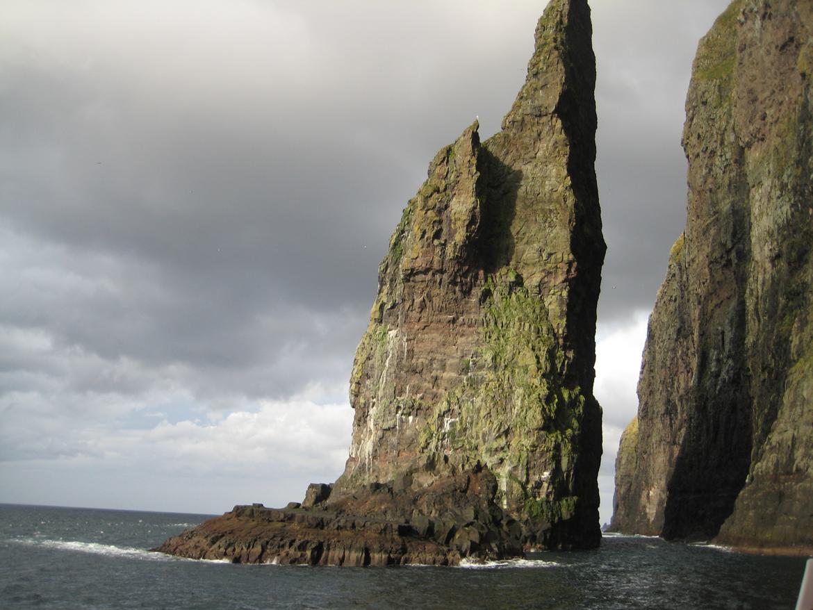 besøg på Færøerne - her sejlede vi igennem billede 36