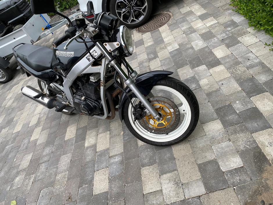 Suzuki gs 500