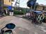 Ture omkring Bangkok. Honda NC750X og NX500 - . . . . . . . . . . . . . . . . . . . . . .. . . . . . . . . . . . . . . . . . . . . . .  . . .   Motortrafik forbudt. Jeg spørger ham i gul vest og han fortæller at alle fortsætter alligevel.