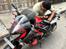 Mellemamerika, KTM 690 Enduro R - . . . . . . . . . . . . . . . . . . . . . . .  . . . . . . . . .Mekanikeren afmonterer batteriet på sin egen MC.  (Mekanikerbesøg nr. 2)