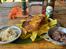 Mellemamerika, KTM 690 Enduro R - . . . . . . . . . . . . . . . . . . . . . . .  . . . . . . . . .Jeg må blive i Granada en dag mere.  Pollo Asado (Grillkylling) med bananchips og Gallo Pinto (ris og bønner) der følger med til næsten alle måltider.