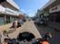 Mellemamerika, KTM 690 Enduro R - . . . . . . . . . . . . . . . . . . . . . . .  . . . . . . . . . Santa Cruz centrum. På en restaurant falder jeg i snak med en amerikaner indtil jeg får en besked fra mit logi. De spørger om hvornår jeg forventer at være fremme. 