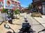 Filippinerne. Honda CB500X. -   . . .   Kaffepause hos Mr. Coffee Bean i Laoag.