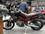 MC messen Halmstad 2025 - . . . . . . . . . . . . . . . . . . . . . Aprilia Tuareg 660 med rødt stel og en fin matsort lak.