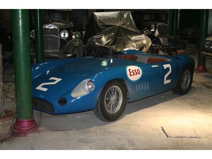 {{currentPhoto.altText}} billede {{currentPhoto.number}}