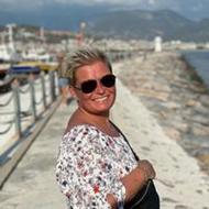 Mette R