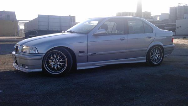 Bil BMW 325I Sølvgrå