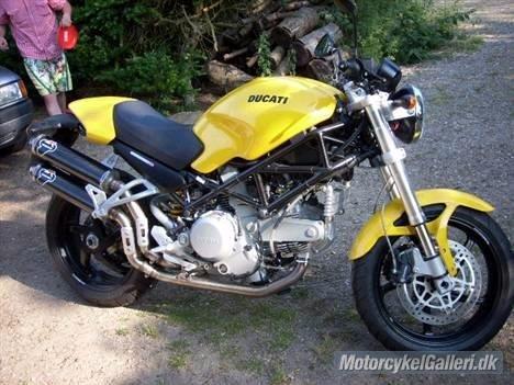 Ducati Monster S2R 