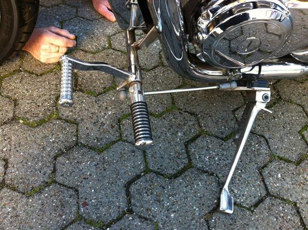 TÛV papire på fremflyttersæt til Suzuki Intruder