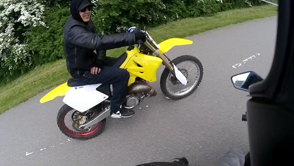Nogen mangler en gul crosser?