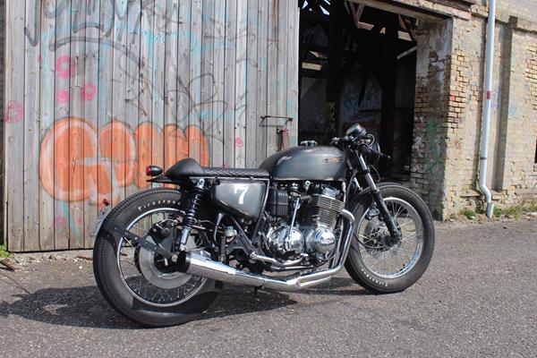 Opbygning af ledningsnet Cafe Racer