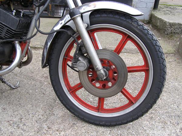 Tubeless dæk på veteran mc med stjernefælg