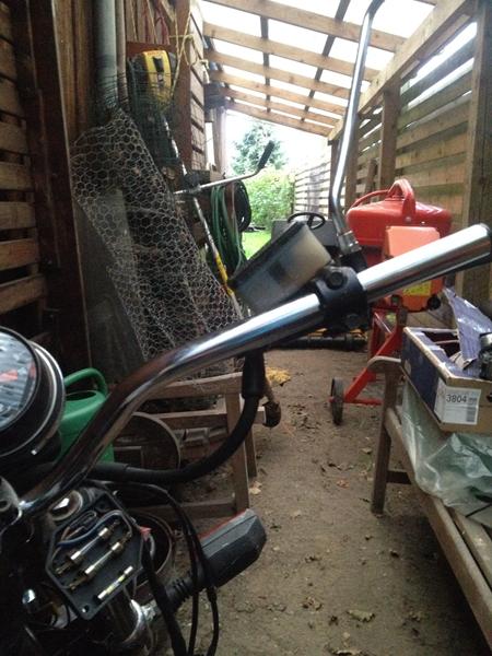 Bremsevæskebeholder tilter