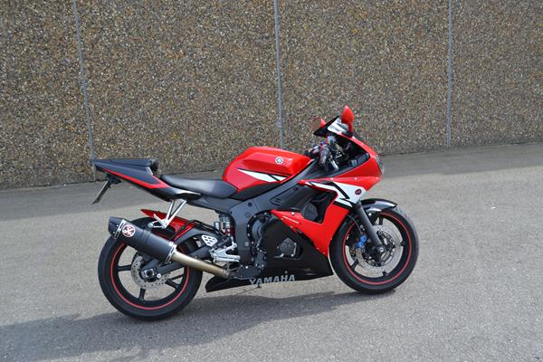 R6 nummerpladeholder uden blink