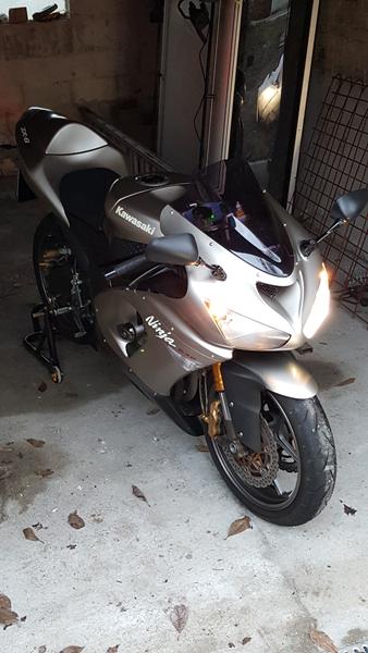 kawasaki zx6r 636 05 kølevæske?