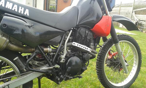 XT 350 karburator