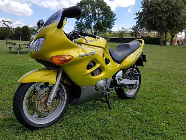 malning af en suzuki gsx f  