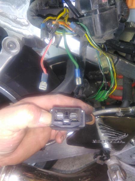 Honda cbr 900 spændingsregulator