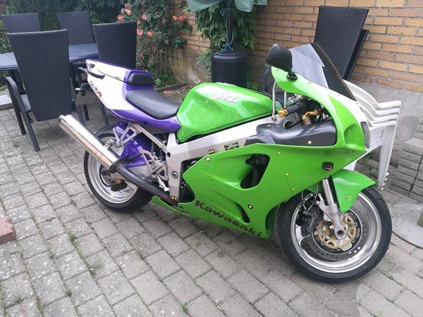 Kawasaki Zx-7r 