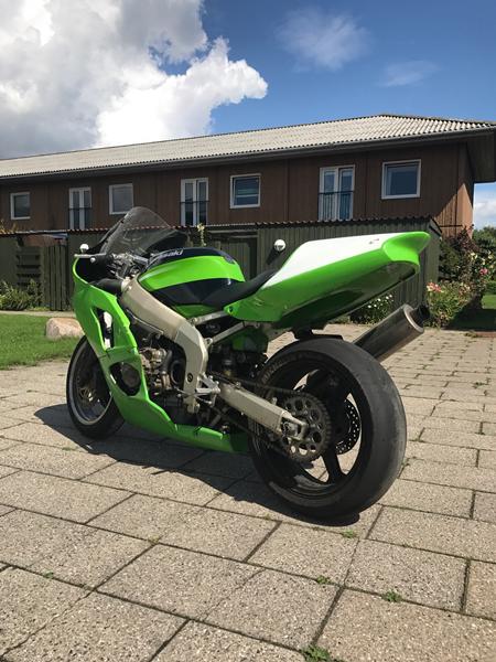 Zx6r hvilken årgang er det ? 02 eller 03 ?