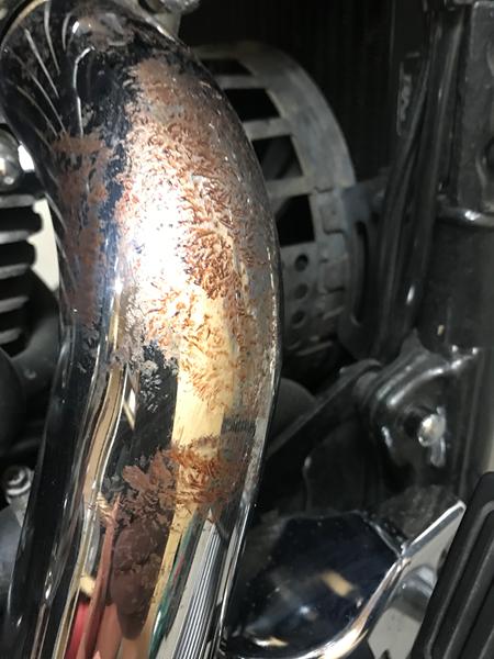 Udstødning misfarvet af klud