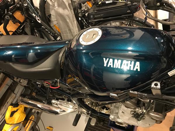 farvekode på Yamaha xj 600S 1996