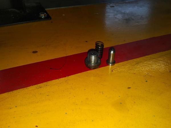 Olieskift, forkert bundprop skruet ud