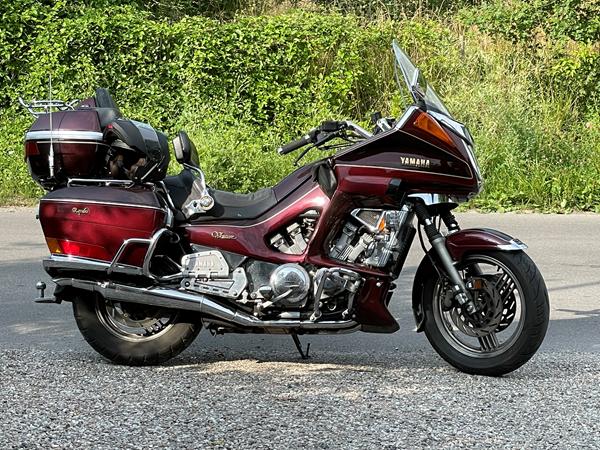 Yamaha xvz 1300 venture royale