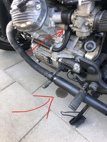 Kølervæske lækker ved motorblok?