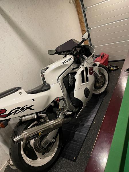 Suzuki gsxr400 gk76a