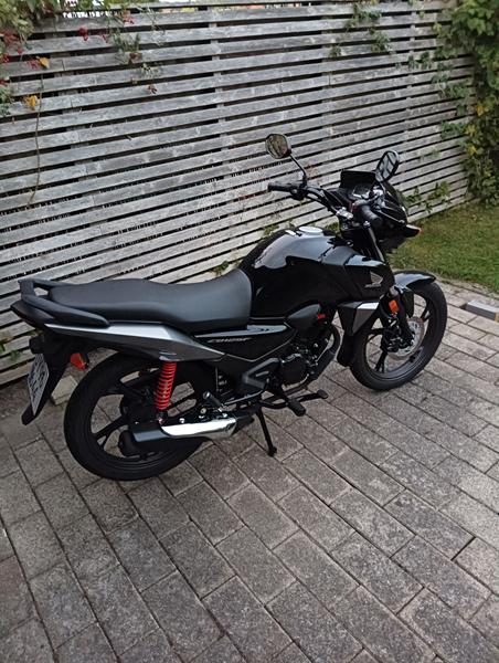 CB 125 F