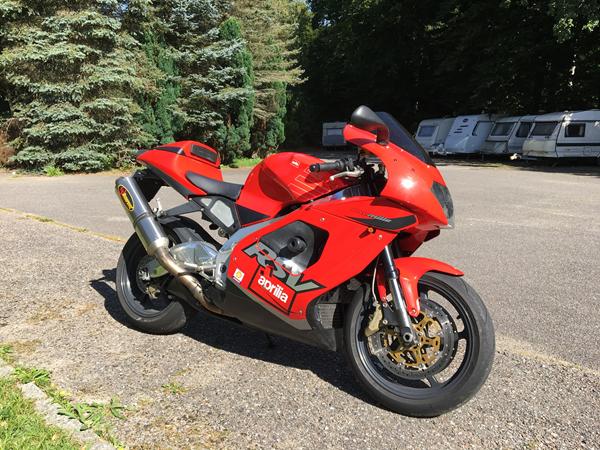 Stjålen MC --- Rød Aprilia RSV Mile