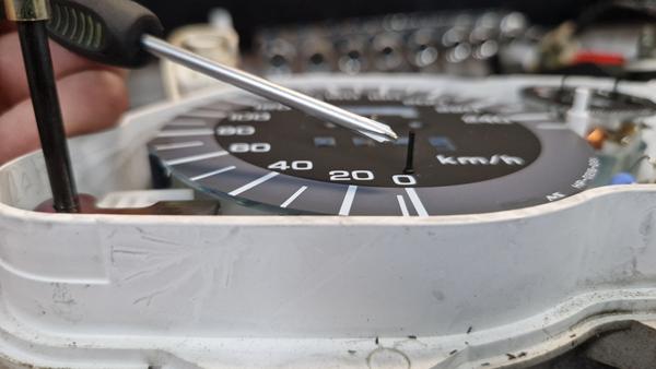 Små dimser til speedometer Honda ST1100 