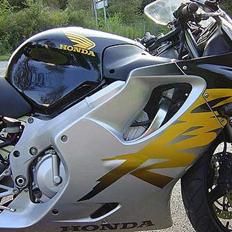 Honda CBR 600 F4