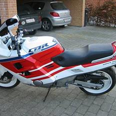 Honda CBR 1000 F sc24