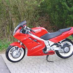 Honda VFR 750 F
