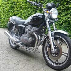 Yamaha xj 550
