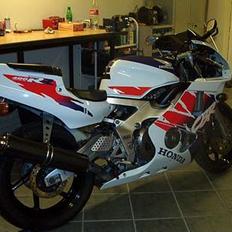 Honda CBR 400 rr fireblade