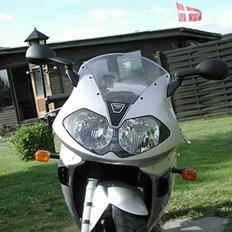 Triumph Daytona 955i