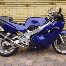 Suzuki GsxR 400 SP
