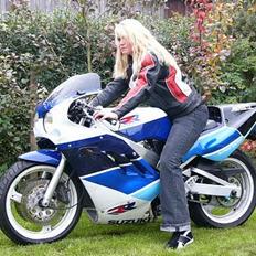 Suzuki GSX-R 400 RR SP