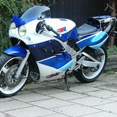 Suzuki GSX-R 400 RR SP