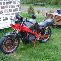 Suzuki GSX 400 X Impulse