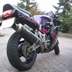 Suzuki GSX - 750 R