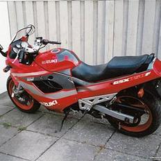 Suzuki GSX 750 F
