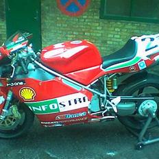 Ducati 748