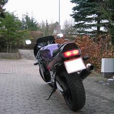 Suzuki GSX - 750 R