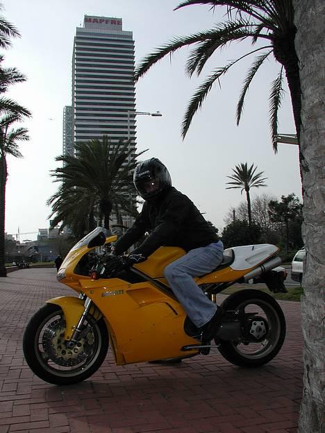 Ducati 748S - Taget i Barcelona hvor jeg boede 1 års tid billede 1