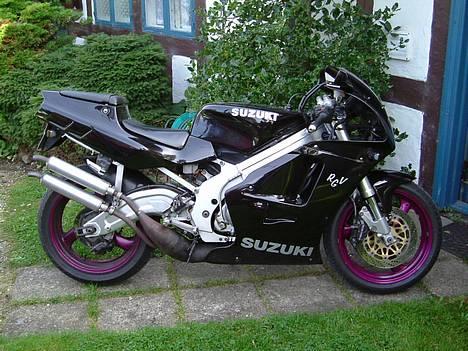 Suzuki RGV  - Her er min RGV billede 1