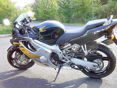 Honda CBR 600 F4 billede 2